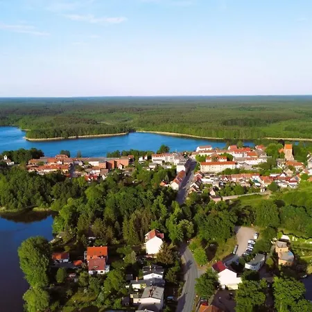 Alt-berliner Schwanenhof - *