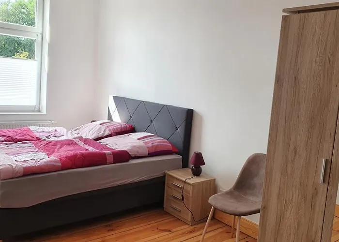 Alt-berliner Schwanenhof - * リヘン