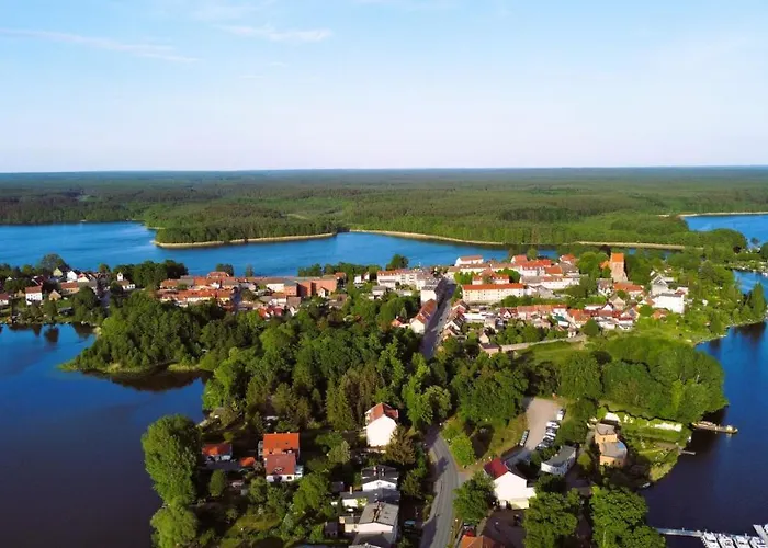 Alt-berliner Schwanenhof - *